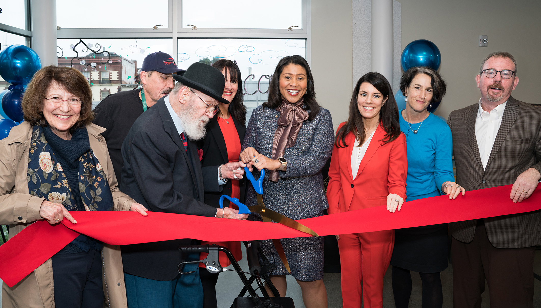 mayor-london-breed-cuts-ribbon-at-2698-california